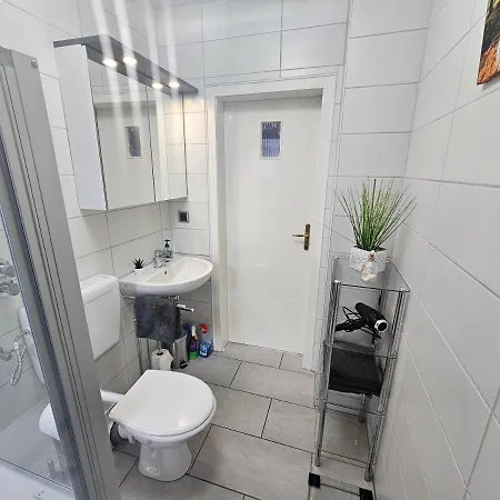 公寓 Exklusives Und Helles Dachgeschoss-apartment No 3 Im Zentrum Von Kassel, Schnelles 1gbit Internet, Geschirrspueler, Boxspringbetten *