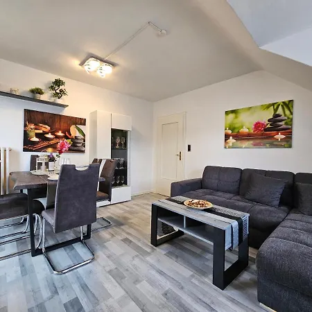 Exklusives Und Helles Dachgeschoss-apartment No 3 Im Zentrum Von Kassel, Schnelles 1gbit Internet, Geschirrspueler, Boxspringbetten