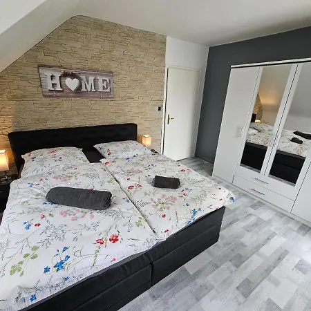 公寓 Exklusives Und Helles Dachgeschoss-apartment No 3 Im Zentrum Von Kassel, Schnelles 1gbit Internet, Geschirrspueler, Boxspringbetten