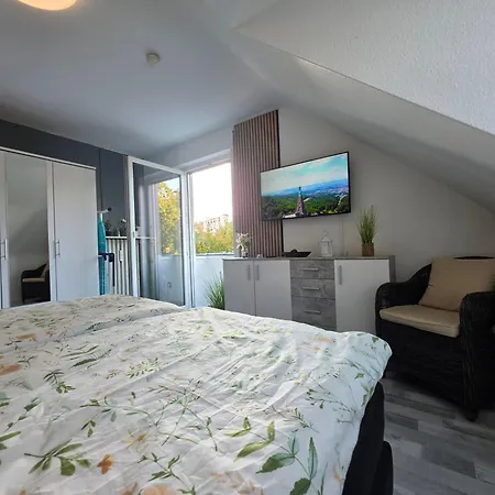 Exklusives Und Helles Dachgeschoss-apartment No 3 Im Zentrum Von Kassel, Schnelles 1gbit Internet, Geschirrspüler, Boxspringbetten Apartamento