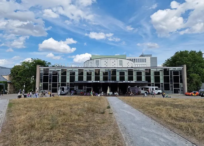 Exklusives Dachgeschoss-apartment: Zentral In Mit Highspeed-internet Apartment Kassel