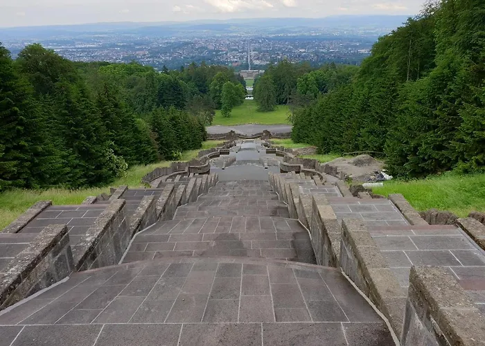 Exklusives Dachgeschoss-apartment: Zentral In Mit Highspeed-internet Apartment