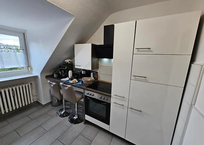 Exklusives Dachgeschoss-apartment: Zentral In Mit Highspeed-internet
