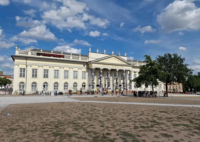 Exklusives Dachgeschoss-apartment: Zentral In Mit Highspeed-internet Apartment Kassel