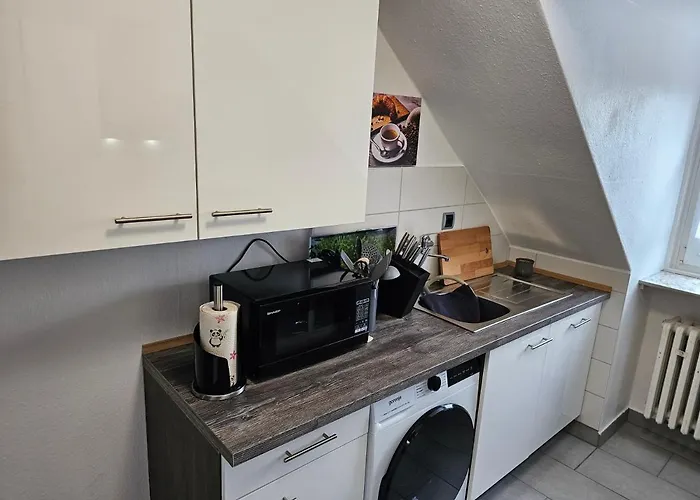 Exklusives Dachgeschoss-apartment: Zentral In Mit Highspeed-internet Apartment Kassel