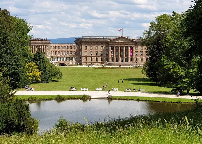 Apartment Exklusives Dachgeschoss-apartment: Zentral In Mit Highspeed-internet Kassel