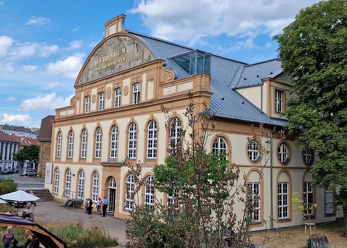 Exklusives Dachgeschoss-apartment: Zentral In Mit Highspeed-internet Apartment