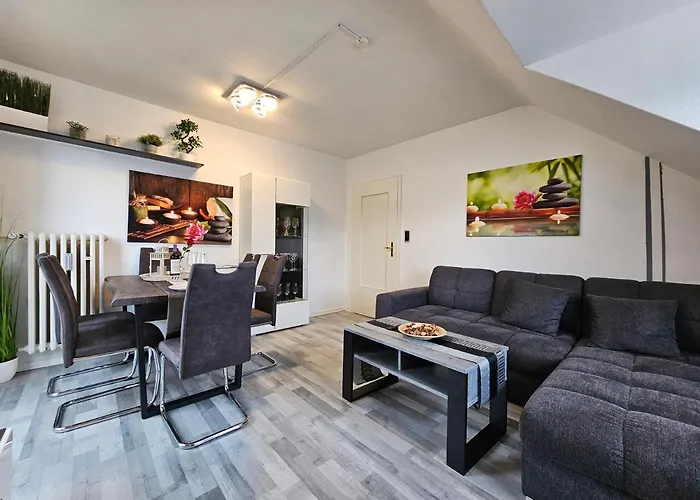 Exklusives Dachgeschoss-apartment: Zentral In Mit Highspeed-internet